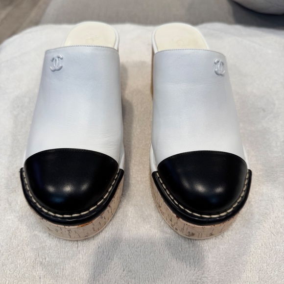 Chanel 2016 Interlocking CC Mule Size 39 white and black - Picture 7 of 8